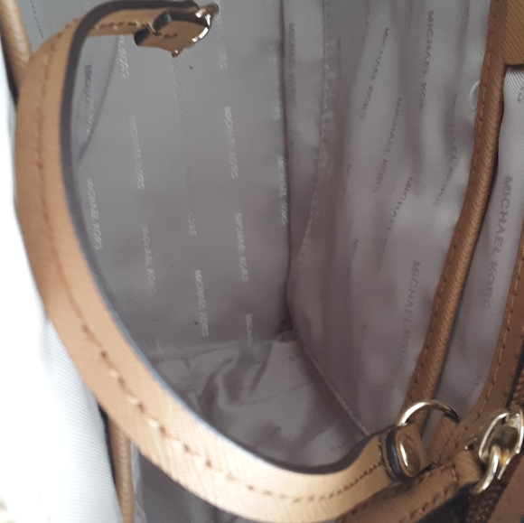 Michael kors Brown Leather Tote - great condition - Picture 3 of 13
